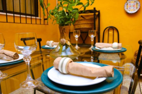Agradable casa con patio y terraza en el centro